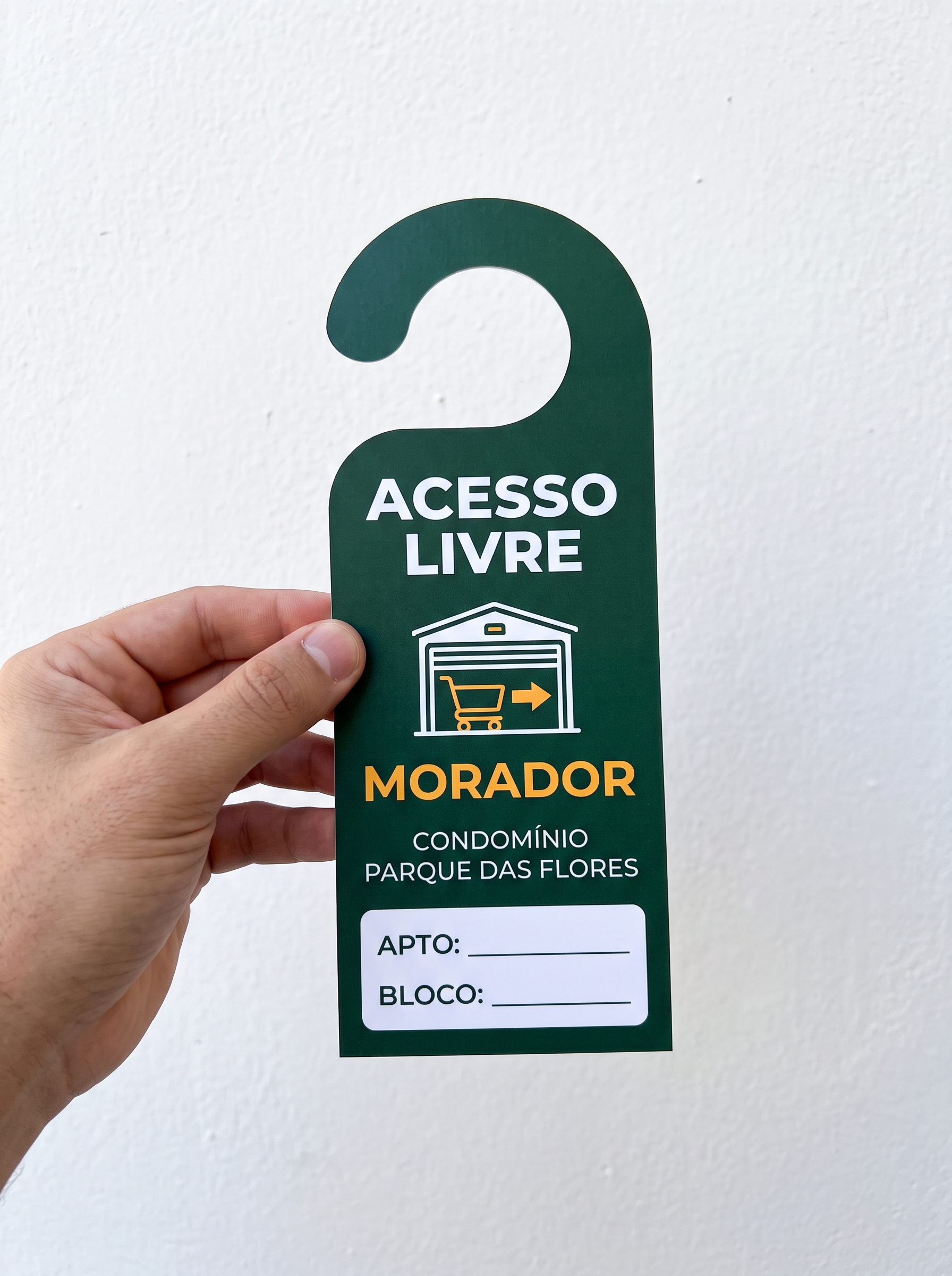 Exemplo de display retrovisor em material PSAI